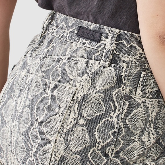 [BLANKNYC] Snake Print Denim Mini Skirt - Picture 5 of 5